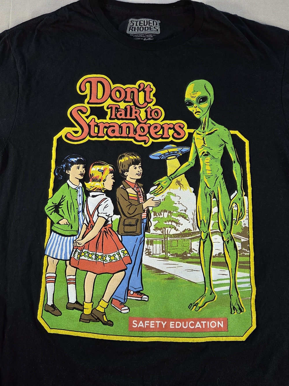 Steven Rhodes Don't Talk To Strangers Alien UFO Graphic T Shirt Mens Large Black